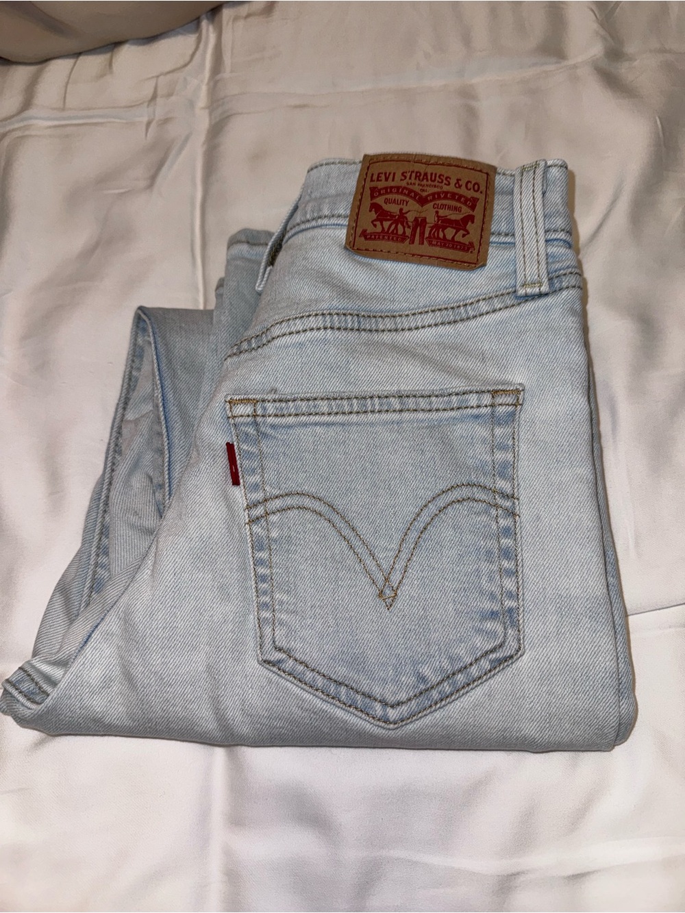 Levi’s Light Blue Ribcage Straight Ankle Jeans 24